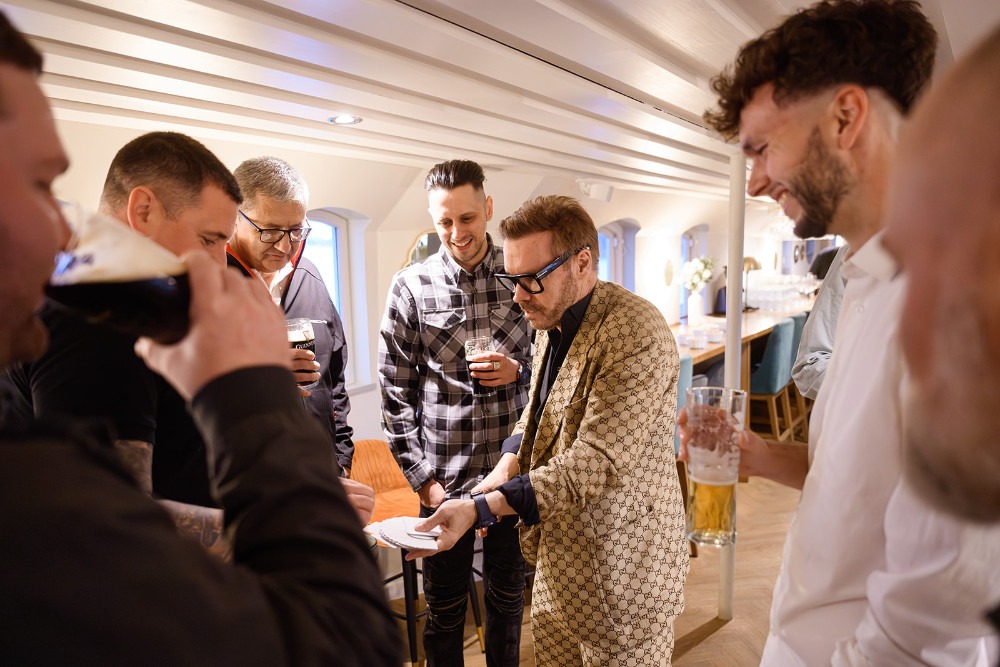 close up magic event experience